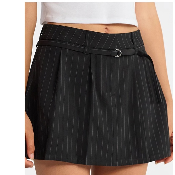 No Boundaries Pleated Mini Skirt, Women's - Picture 2 of 4